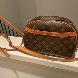 Louis Vuitton Authenticic Vintage Blois Bag